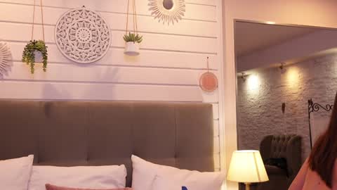 LinaReese online show from 12/27/24, 10:55