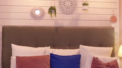 LinaReese online show from 01/17/25, 11:17