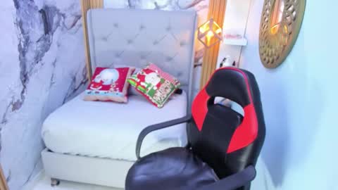 Snapshot of linastark chatting on 12/01/25, 11:10 L I N A online show from 12/01/25, 11:10