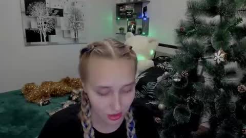 Lina online show from 12/14/24, 07:25