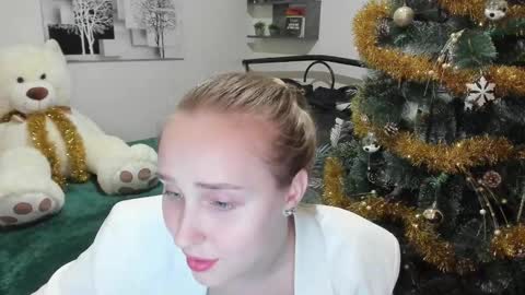 Lina online show from 01/12/25, 11:26