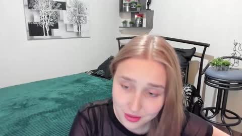 Lina online show from 01/18/25, 12:35