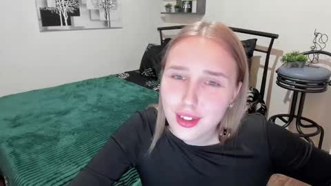 Lina online show from 01/30/25, 08:53