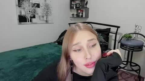 Lina online show from 02/04/25, 01:02