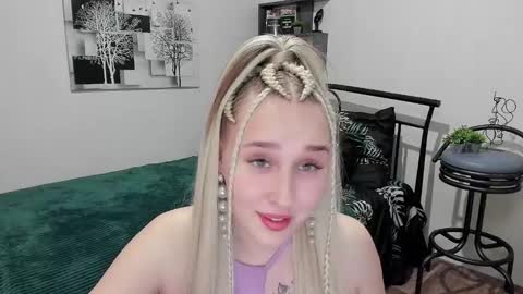 Lina online show from 02/18/25, 08:36