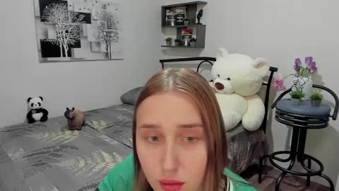 Lina online show from 03/12/25, 12:53