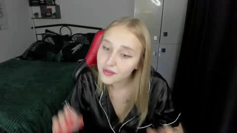 Lina online show from 09/11/25, 09:48