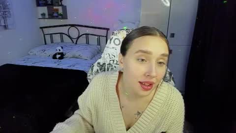 Lina online show from 11/10/25, 10:09