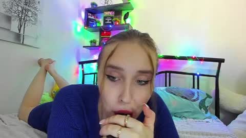 Lina online show from 03/27/26, 10:53