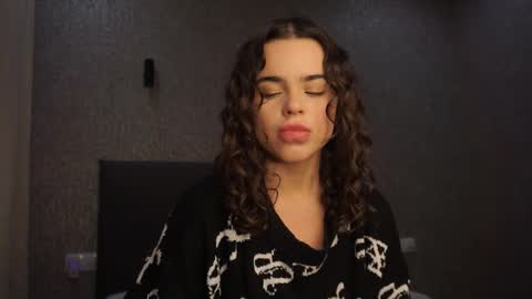 Linda online show from 12/22/25, 01:19