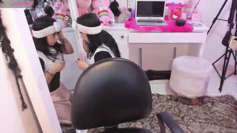 Lindaa maria  online show from 11/16/25, 06:30