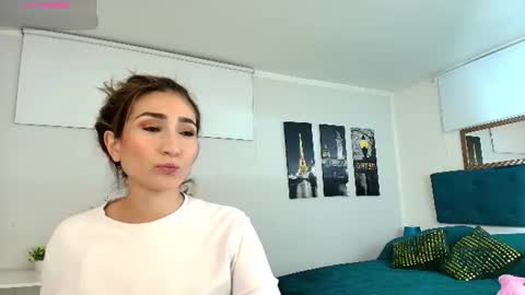 Snapshot of linda_morgan1 chatting on 06/15/26, 11:01 Maria Paula online show from 06/15/26, 11:01