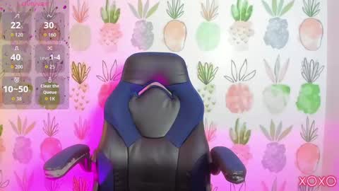 L I N D A online show from 10/06/25, 07:33