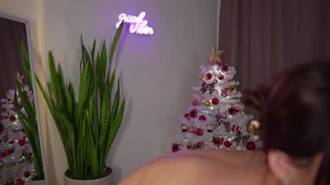 Call me Linda online show from 12/20/24, 10:32