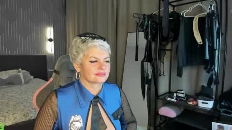 Linda Zefir online show from 04/17/26, 01:41