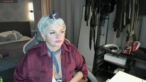 Linda Zefir online show from 04/18/26, 01:31