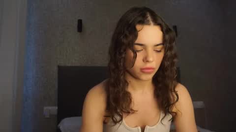 Linda online show from 03/28/26, 01:22