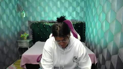    online show from 01/06/25, 04:26