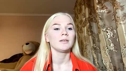 Luna online show from 11/24/25, 12:05