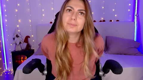 Linda  --  online show from 12/14/25, 10:14