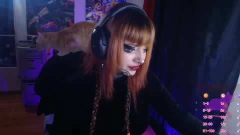 Snapshot of linddamortt chatting on 06/01/26, 11:50 CatalinaANIDEA online show from 06/01/26, 11:50