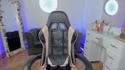 Lindsay    online show from 12/27/24, 11:31