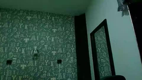  Lindsey  online show from 09/17/25, 01:02