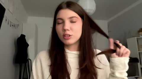 Linda online show from 03/20/26, 01:27