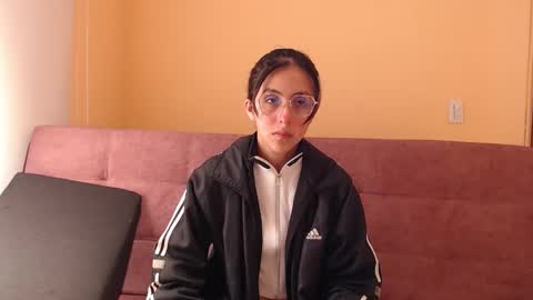 ling ling24 online show from 10/13/25, 03:28