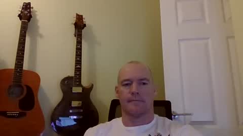 Snapshot of lingerielover234 chatting on 02/05/25, 08:04 lingerielover234 online show from 02/05/25, 08:04