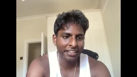 Snapshot of linklovethat chatting on 12/15/24, 06:29 linklovethat online show from 12/15/24, 06:29