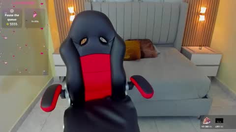  L I N Z I online show from 10/10/25, 12:53