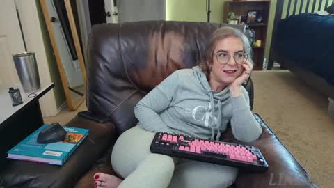 Linzy19 online show from 01/06/25, 07:45