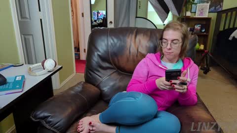 Linzy19 online show from 01/08/25, 03:29