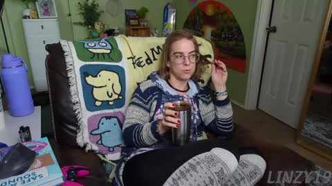 Linzy19 online show from 02/04/25, 06:06