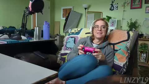 Linzy19 online show from 02/21/25, 06:04