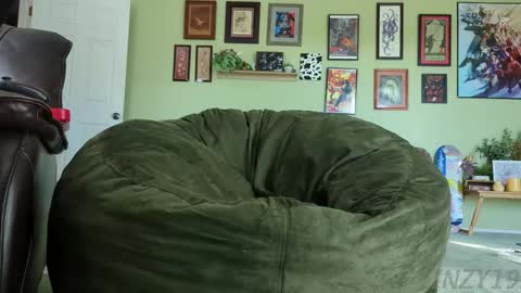 Linzy19 online show from 11/13/25, 08:52