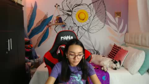 LinzyBaner online show from 02/08/25, 01:54