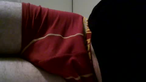 Snapshot of lion2662 chatting on 12/18/24, 08:25 lion2662 online show from 12/18/24, 08:25