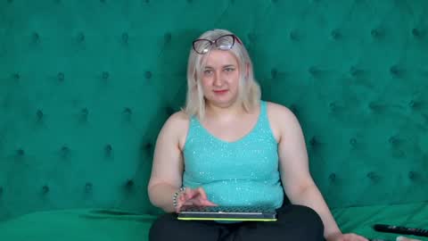 LioraArdyn online show from 04/09/26, 07:25