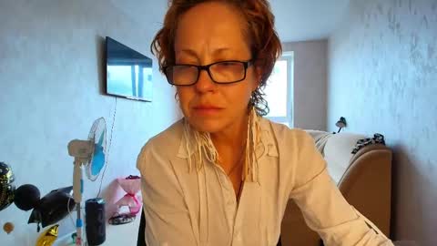 Liora Weiss online show from 05/27/26, 09:17