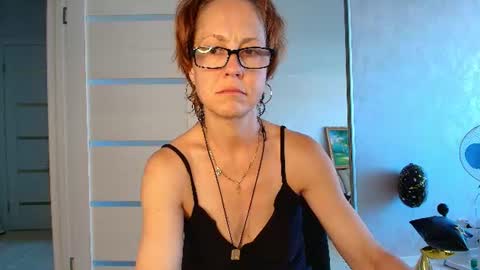 Snapshot of lioraweiss chatting on 06/12/26, 10:14 Liora Weiss online show from 06/12/26, 10:14