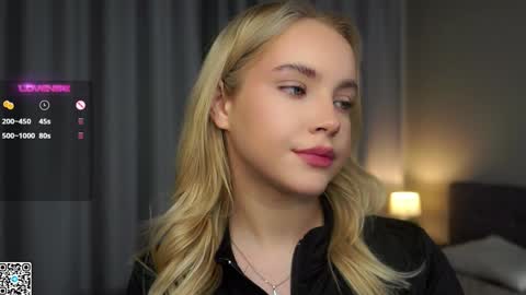 Amelia online show from 12/28/24, 01:08