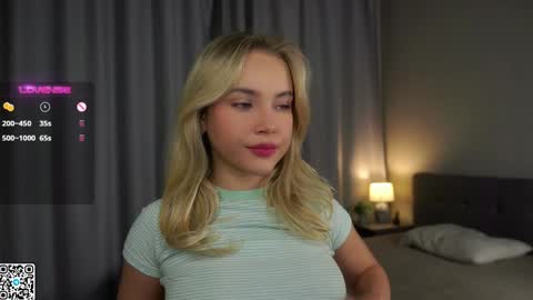 Amelia online show from 01/12/25, 01:11