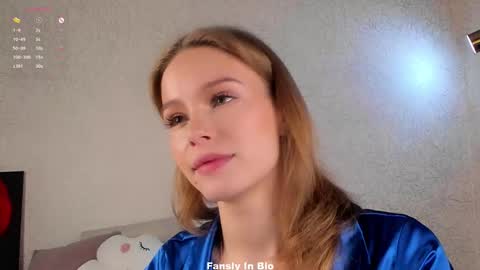 Lina online show from 12/21/25, 01:13