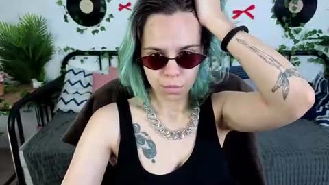 Snapshot of lirabelles chatting on 07/20/26, 03:21 hello Ill be waiting for you during these hours tue 10am-5pm wed 3am-5pm thu 3am-5pm fri 3am-10am sat 10am-5pm sun 3am-1GMT online show from 07/20/26, 03:21