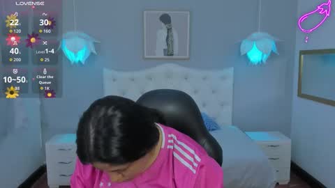 Lisa online show from 10/15/25, 06:19