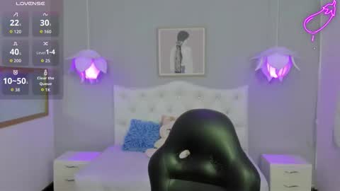 Lisa online show from 10/31/25, 11:44