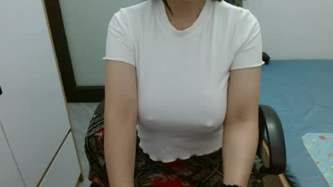 lisa_1011 online show from 07/12/26, 11:51