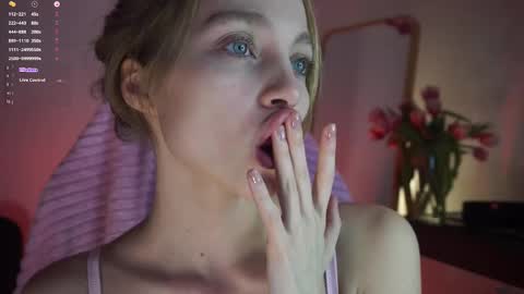 Lisa online show from 12/20/24, 07:50